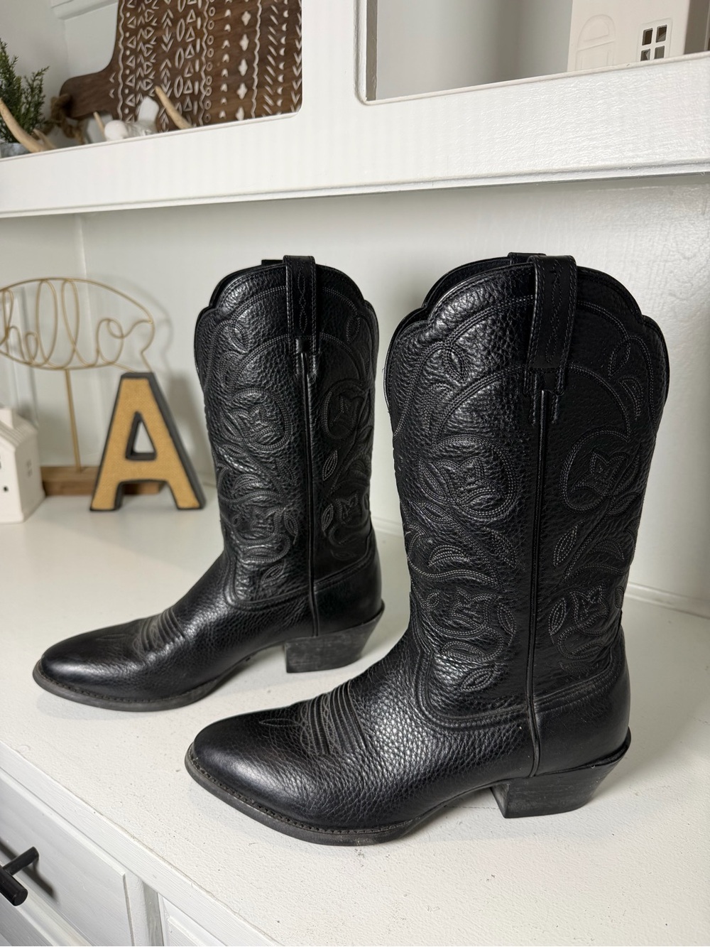 Ariat Womens 8 Black Leather Embroidered Cowboy Boots Classic Western